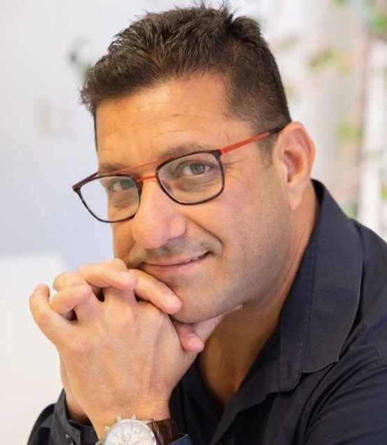 עופר כתב, סוכן ביטוח ויועץ פנסיוני